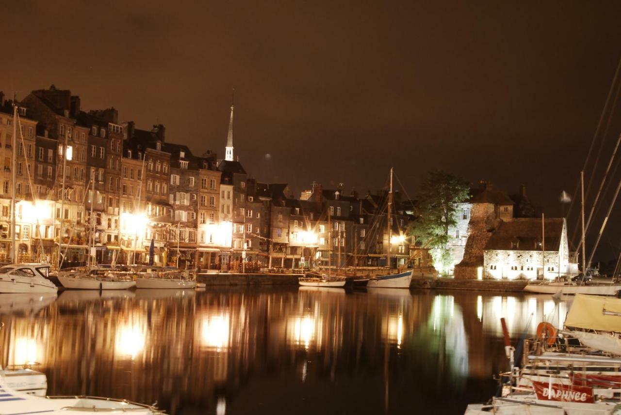 Cosy Maison 3 Chambres Honfleur Jardin, Parking Prive Et Jacuzzi Exterior foto